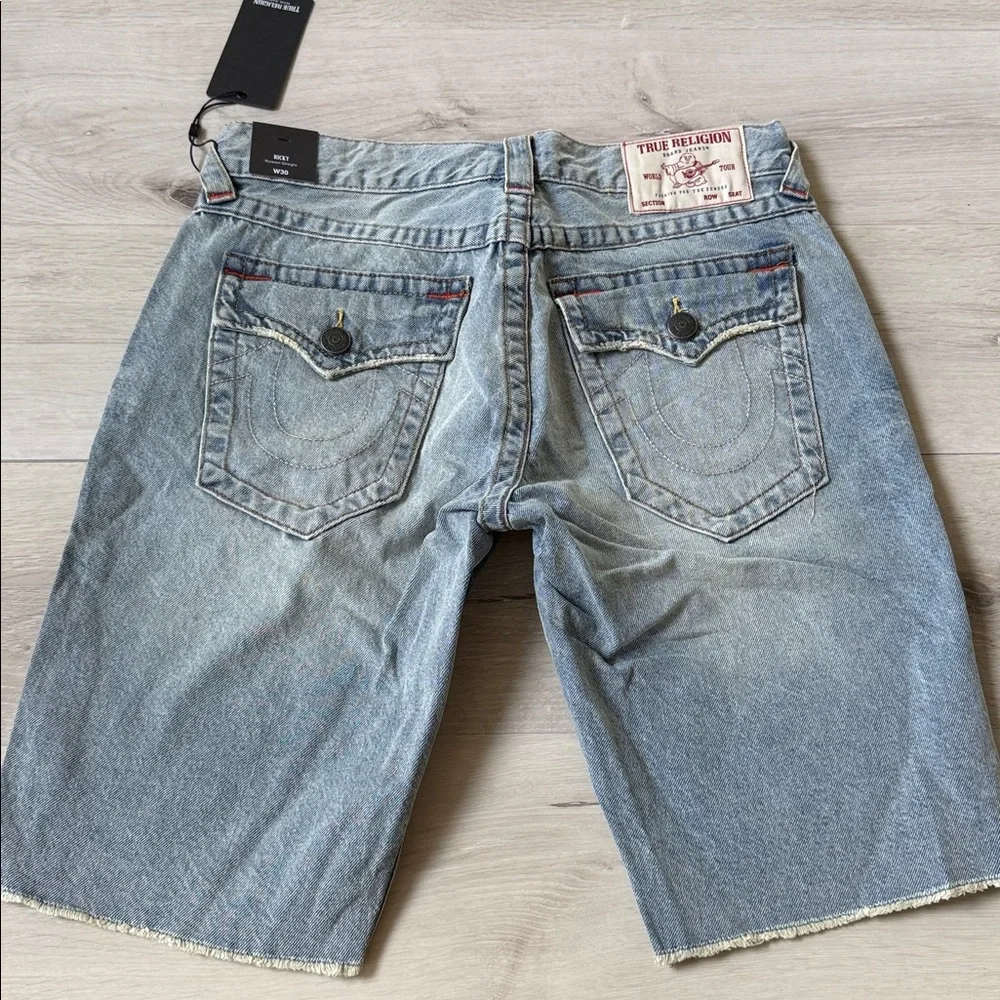 True Religion Men's Ricky Snap Flap Light Short Fray Hem size 30‎ New With Tags